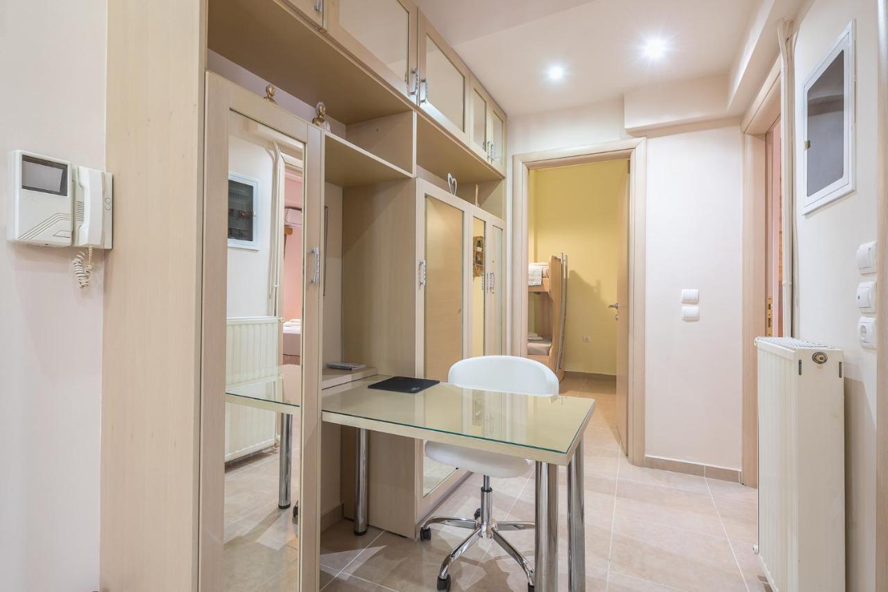 Lighthouse Apartment In The Heart Of เอเธนส์ ภายนอก รูปภาพ