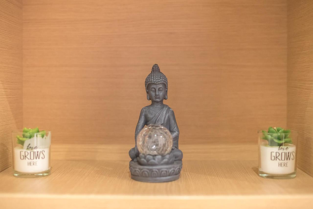 Lighthouse Apartment In The Heart Of เอเธนส์ ภายนอก รูปภาพ